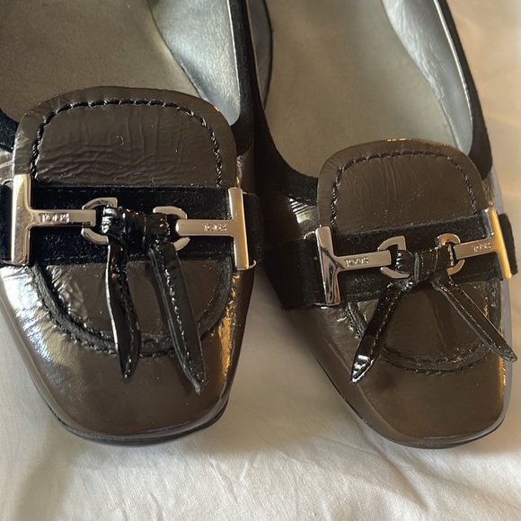 Tod’s Patent Leather Driving Shoe - Picture 4 of 6